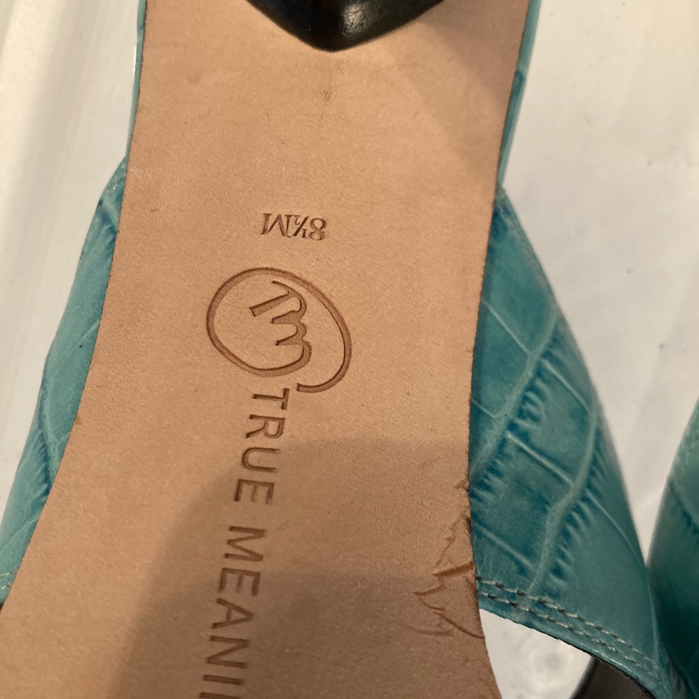 Turquoise Sandals 8.5. Like new only worn a few times. Heel height 3 1/2” - Picture 5 of 6